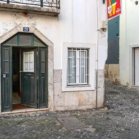 Super Cozy In Historical Alfama Apartment *